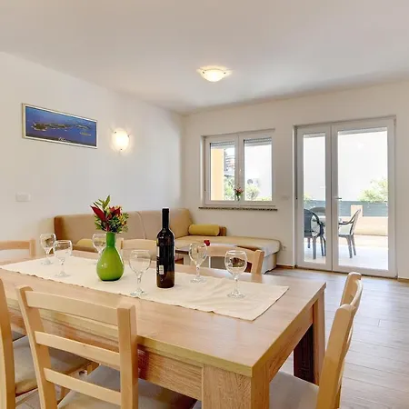 Komfortable Ferienwohnung Mit Klima, Wlan, Grill Und Das Nur Wenige Minuten Vom Kap Kamenjak Apartment Premantura