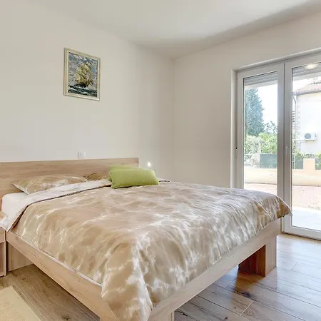 Komfortable Ferienwohnung Mit Klima, Wlan, Grill Und Das Nur Wenige Minuten Vom Kap Kamenjak Apartment Premantura