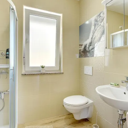 Apartment Komfortable Ferienwohnung Mit Klima, Wlan, Grill Und Das Nur Wenige Minuten Vom Kap Kamenjak *